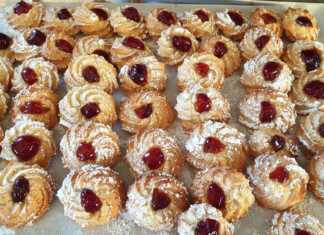 Μπισκοτάκια με μαρμελάδα