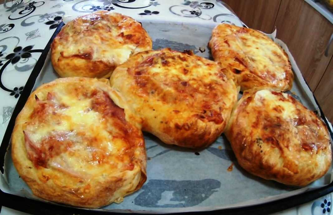 Πίτσα σε φωλιές με φύλλο κρουστας