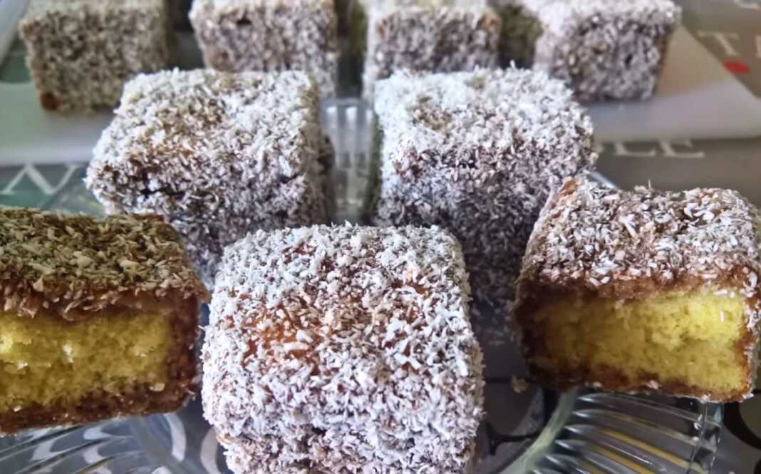 Κεκάκι με σιρόπι σοκολάτας και ινδοκάρυδο