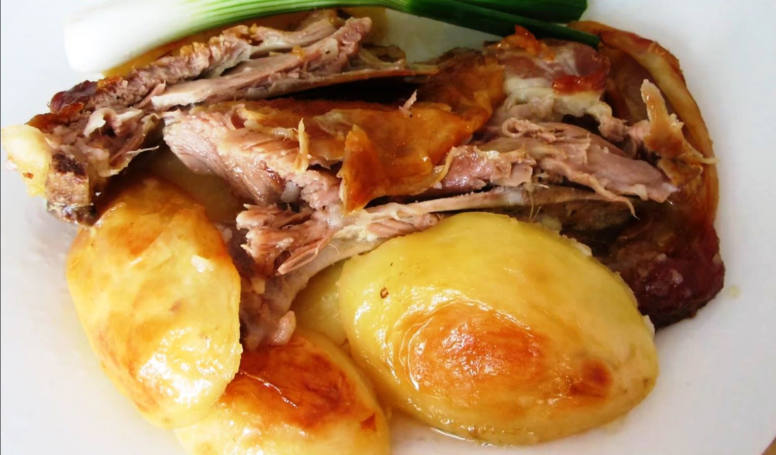 αρνάκι με πατάτες στο φούρνο