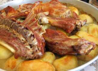 Αρνάκι στο φούρνο με πατάτες