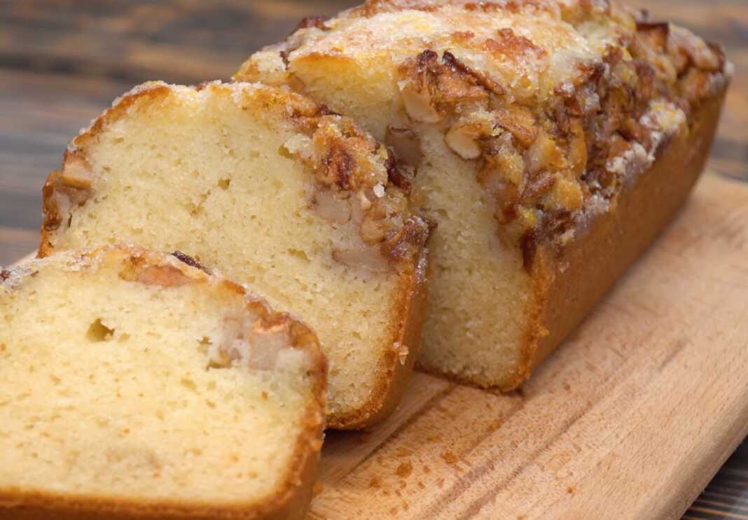 Κέικ Μήλου με γλάσσο λεμονιού