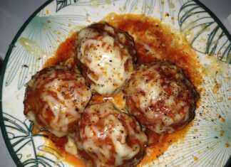 κεφτεδάκια με σαλτσα και τυρί