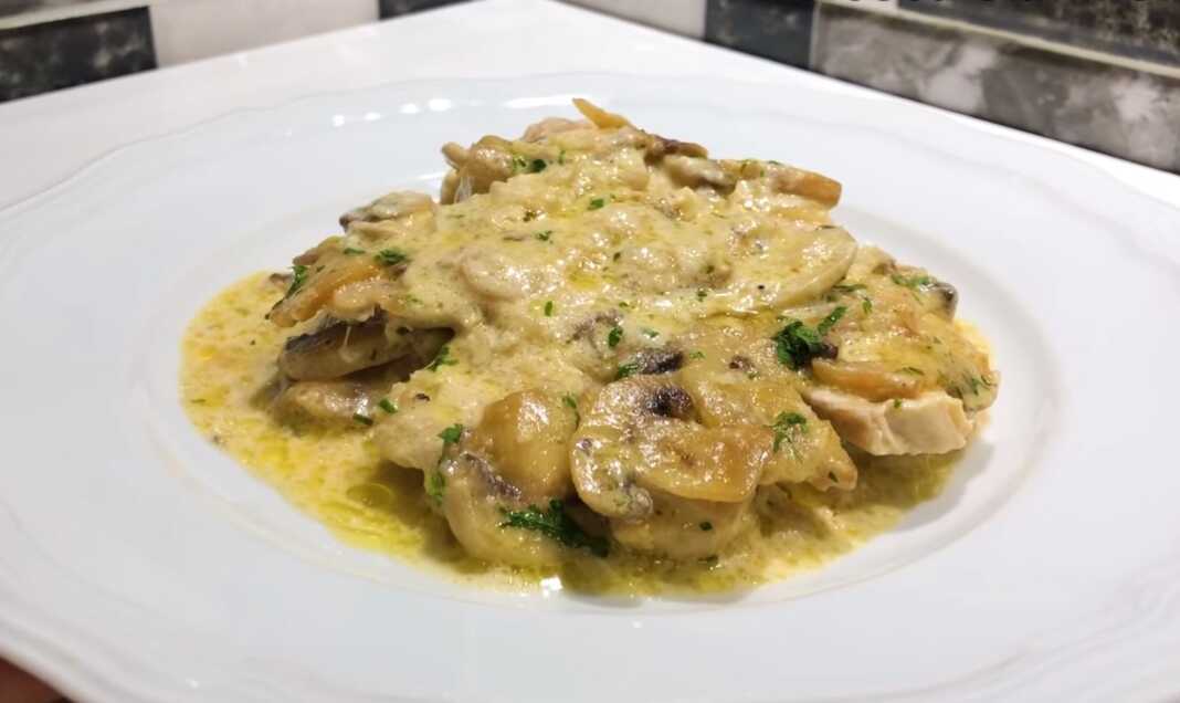 κοτοπουλο με μανιταρια αλα κρεμ κοτοπουλο με μανιταρια