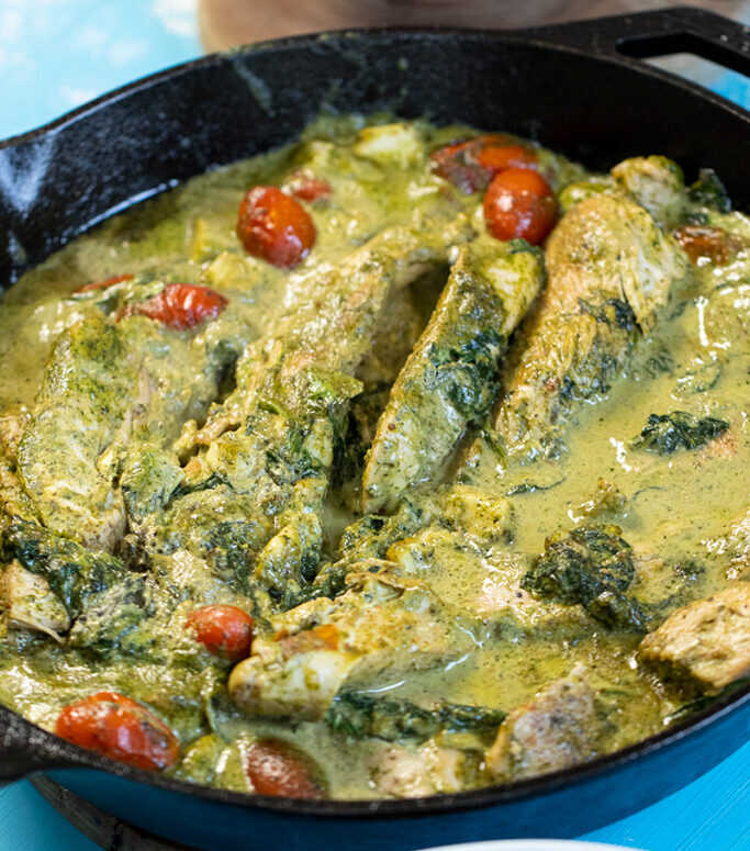 Chicken Pesto Skillet Κοτόπουλο με χαλουμι και πεστο