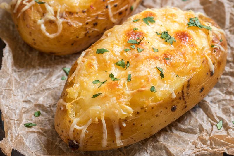 Γεμιστές Πατάτες με μπεσαμελ Γεμιστές Πατάτες με μπεσαμελ