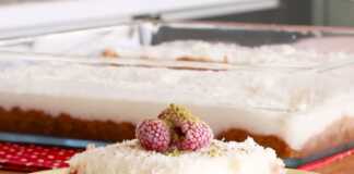 Ενα Υπέροχο Γλυκάκι με καρύδα και καρύδια Γλυκο καρύδα