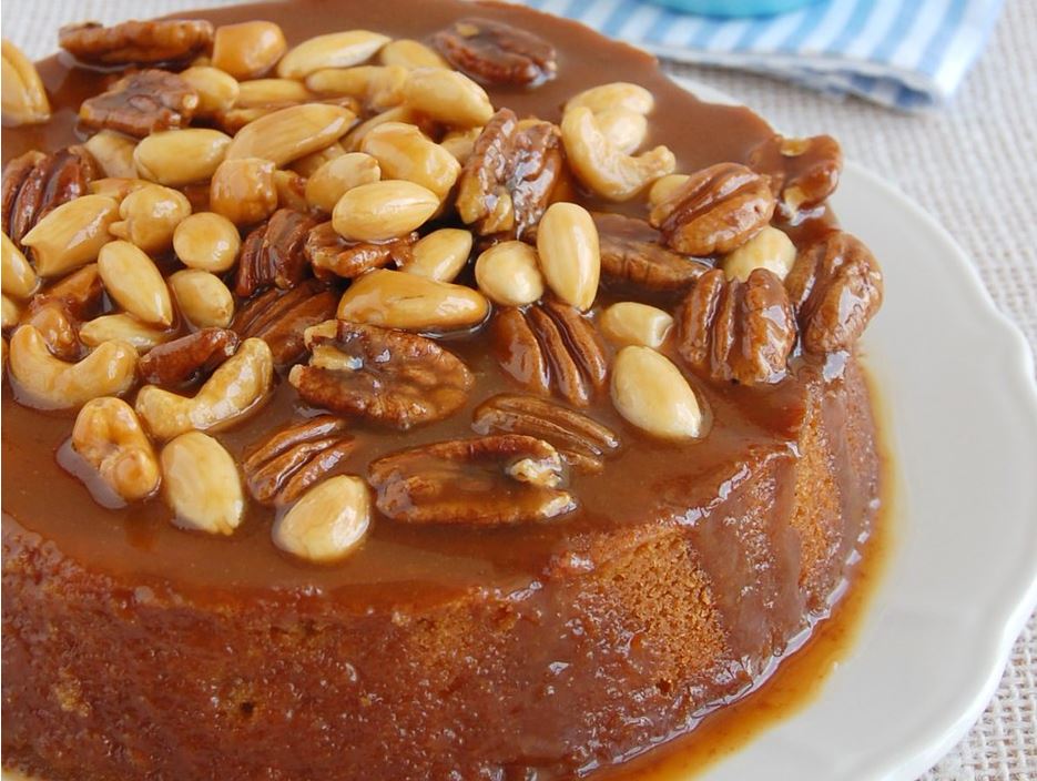 Κεικ με καρυδια Κεικ με καρυδια