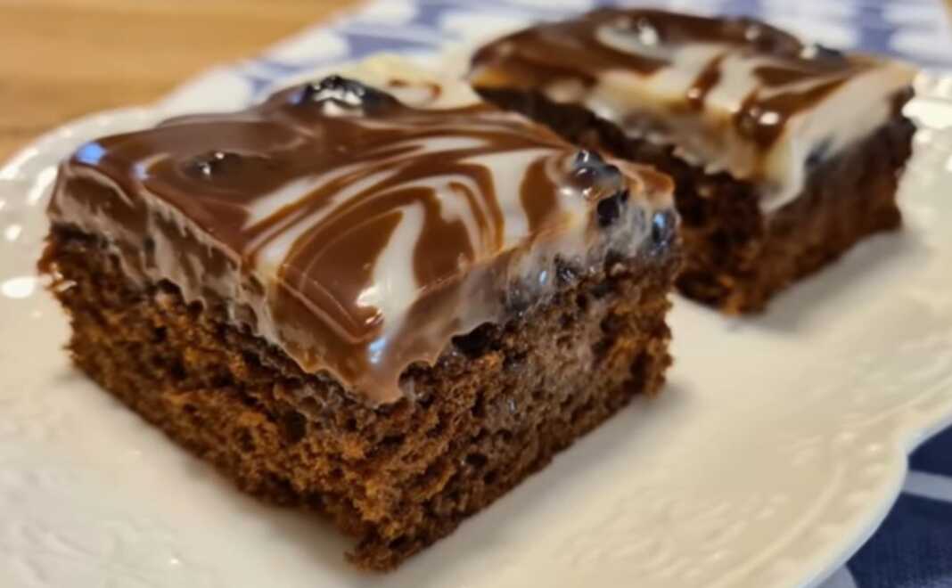 Κεικ με καφέ και μαρμελάδα ΣοκολατοΚέικ με μαρμελάδα