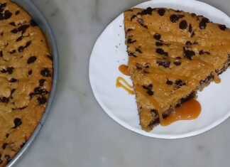 Κεικ μπισκότου με σταγόνες σοκολάτας