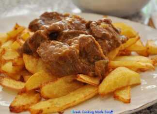 Κοκκινιστό με τηγανιτές πατάτες