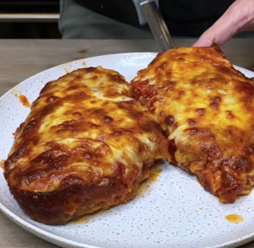 Κοτόπουλο με παρμεζάνα Κοτόπουλο με παρμεζάνα