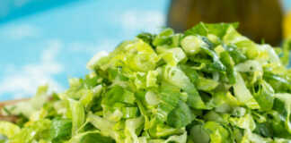 Μαρουλοσαλατα με λαδολέμονο