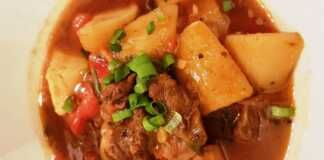 Μοσχαράκι στην Κατσαρόλα με πατάτες Μοσχάρι στην Κατσαρόλα