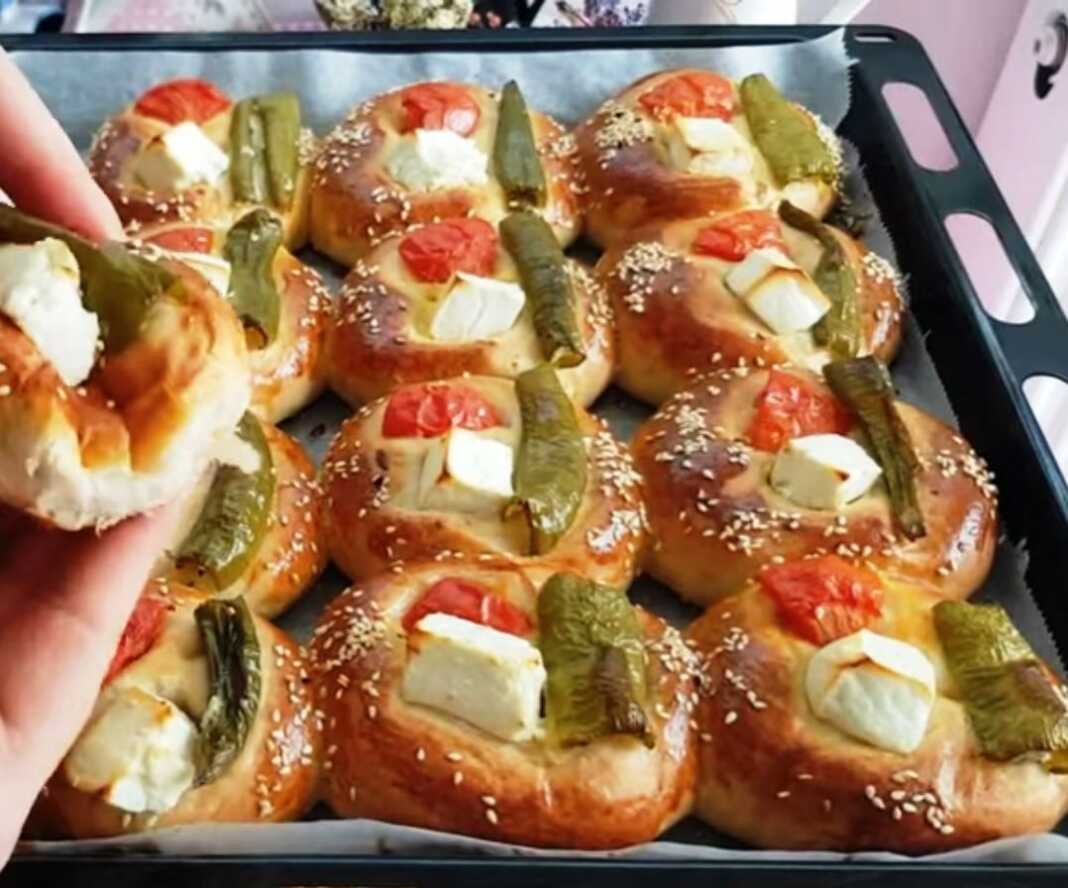 Πιτακια με φέτα και ντομάτα