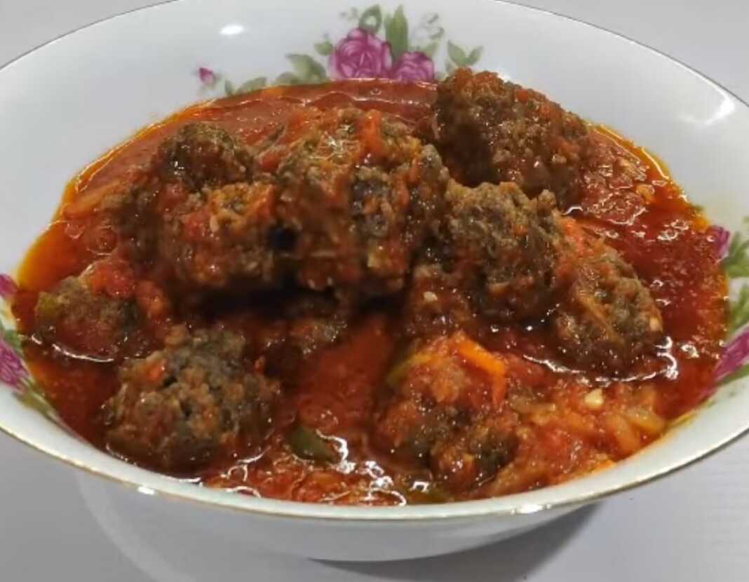 κεφτεδάκια με σάλτσα κεφτεδάκια με σάλτσα