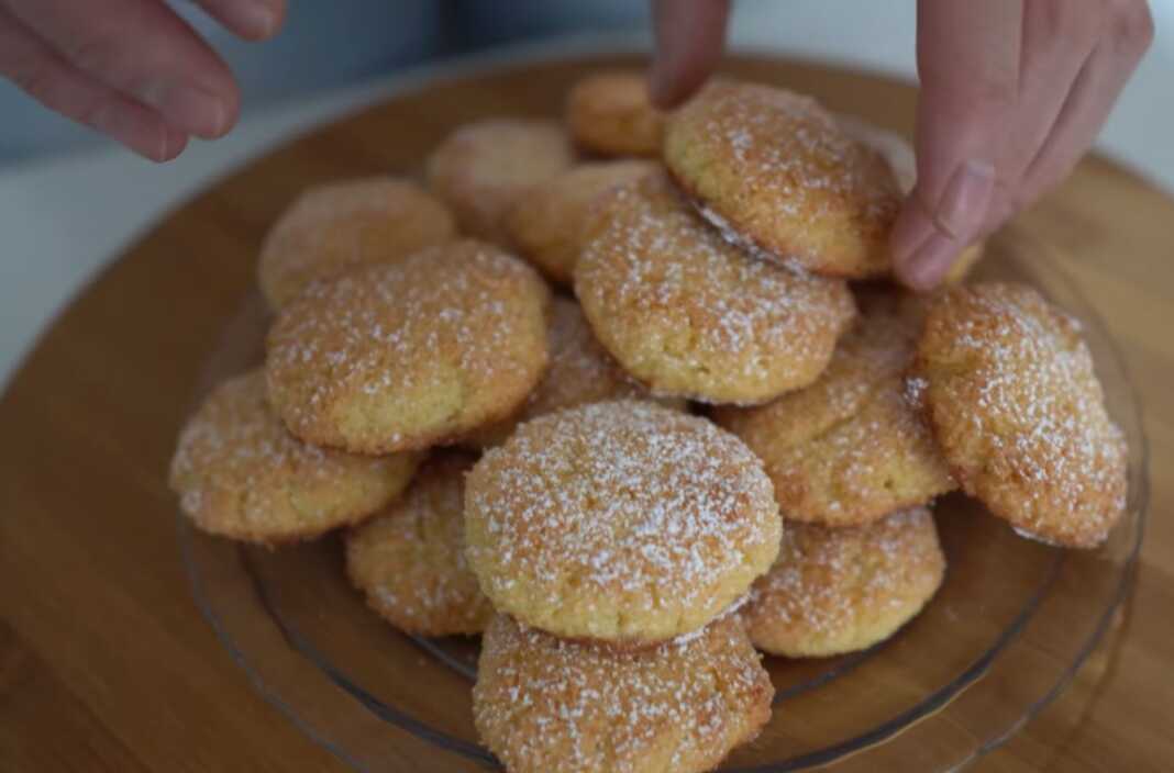 μπισκοτάκια καρύδας0 μπισκοτάκια καρύδας