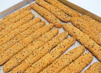 Κριτσίνια με σουσάμι