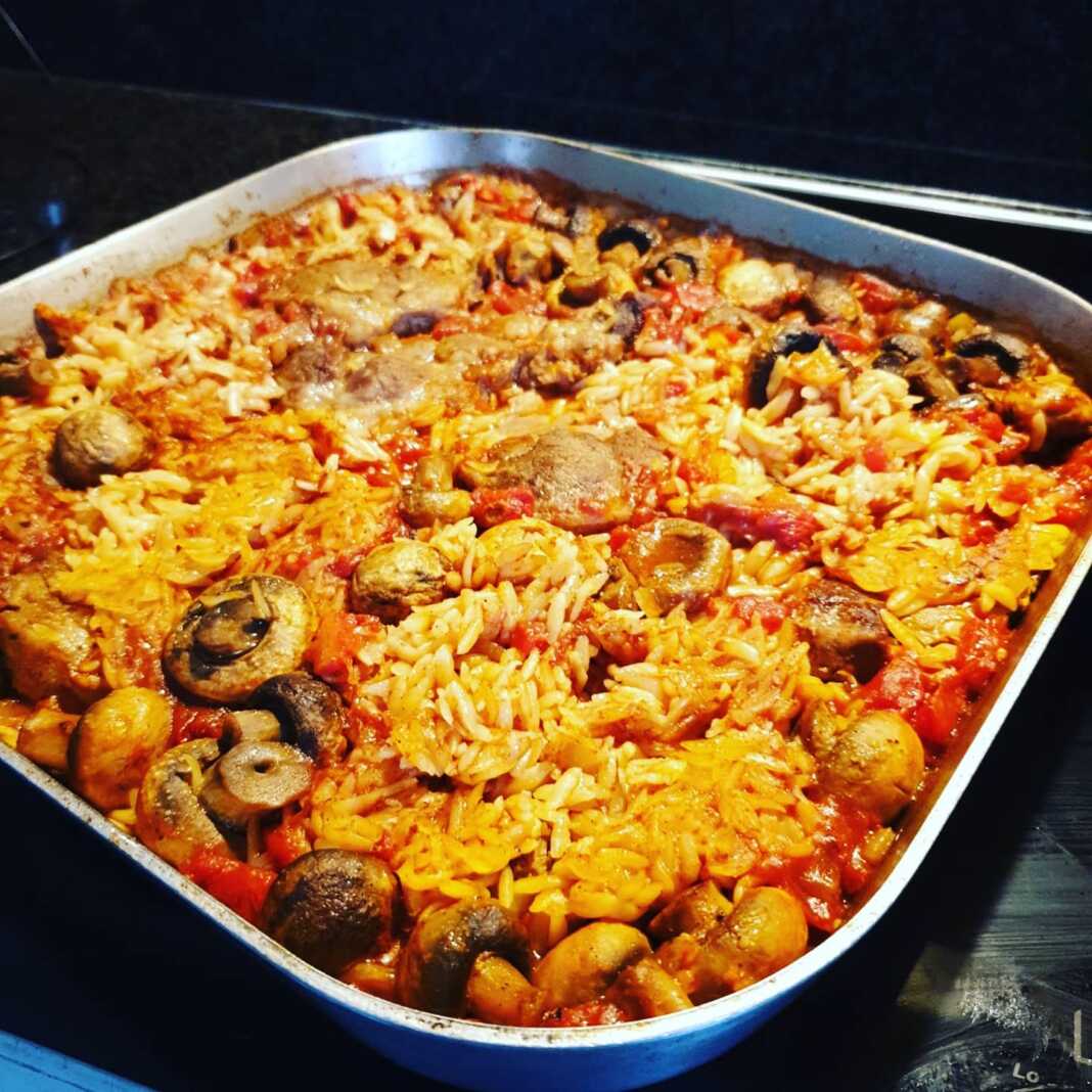 χορινο με πιλαφι και μανταρια χορινο με πιλαφι και μανταρια