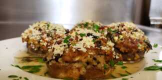 Γεμιστά μανιτάρια με κιμά και μπρόκολο Γεμιστα Μανιτάρια με κιμά και μπροκολο