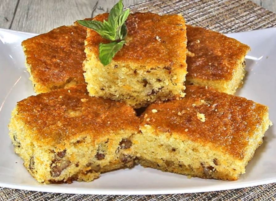 Κεικ με καρυδια και καροτο Κεικ με καρυδια και καροτο