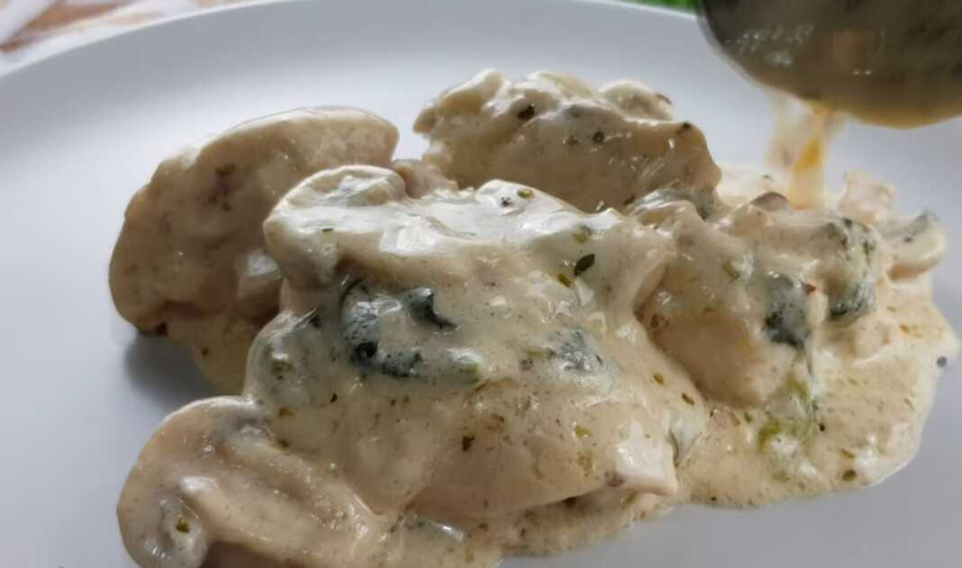 Κοτόπουλο αλα κρεμ Κοτόπουλο αλα κρεμ