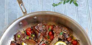 Μαριναρισμένα παιδάκια με Μανιτάρια και Ντομάτες