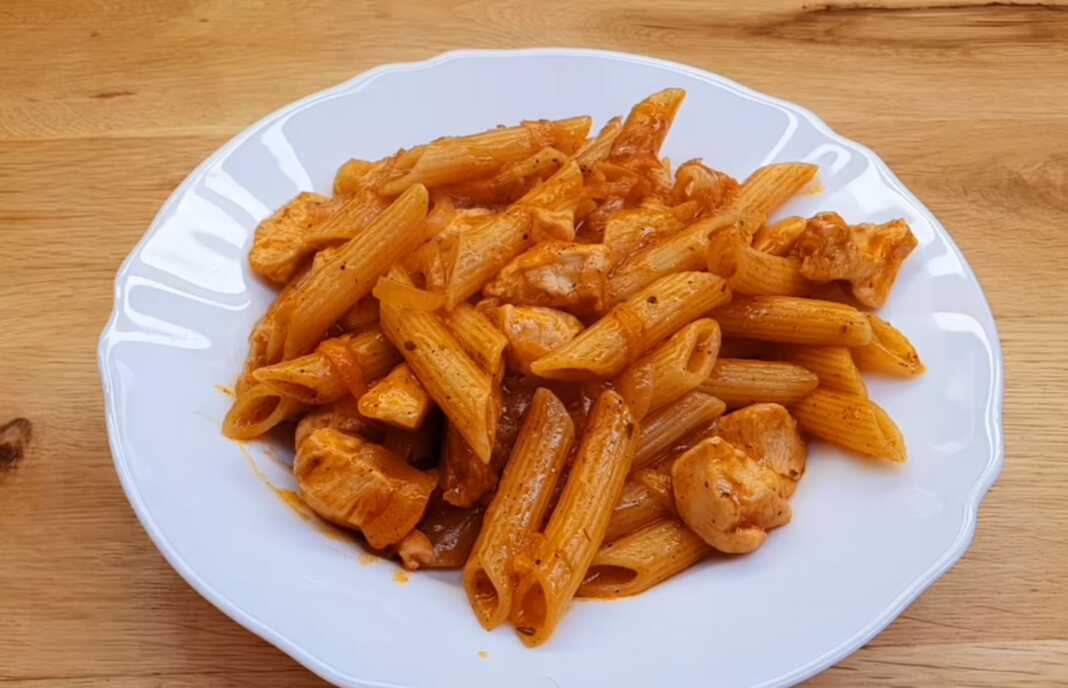 Πένες με κοτόπουλο