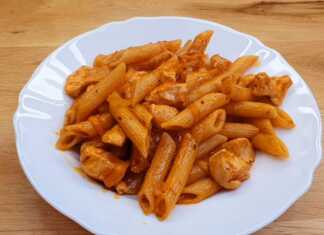 Πένες με κοτόπουλο