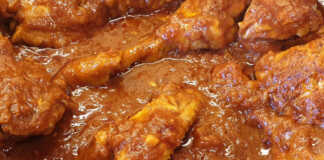 Κοτόπουλο Κοκκινιστό με πάτατες