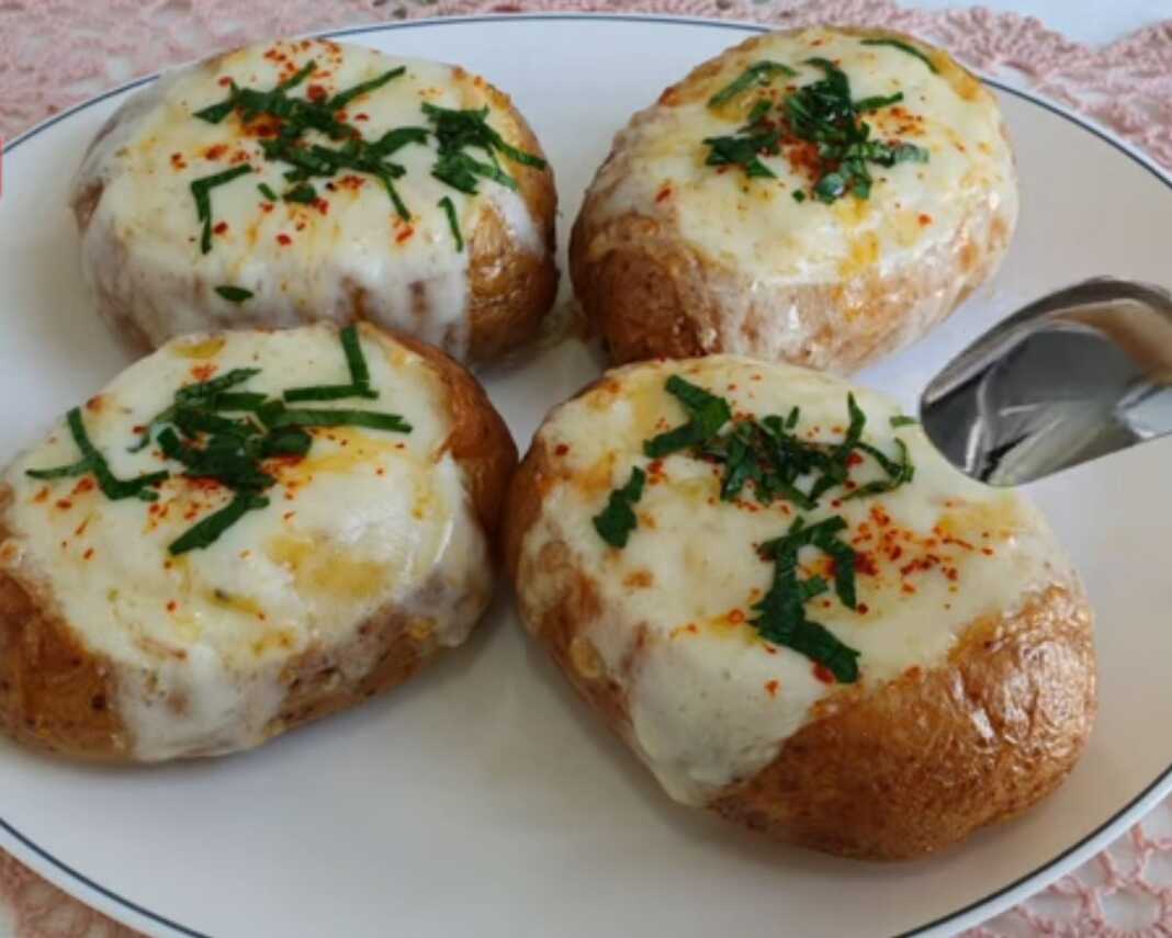 Γεμιστές ψητές πατατες