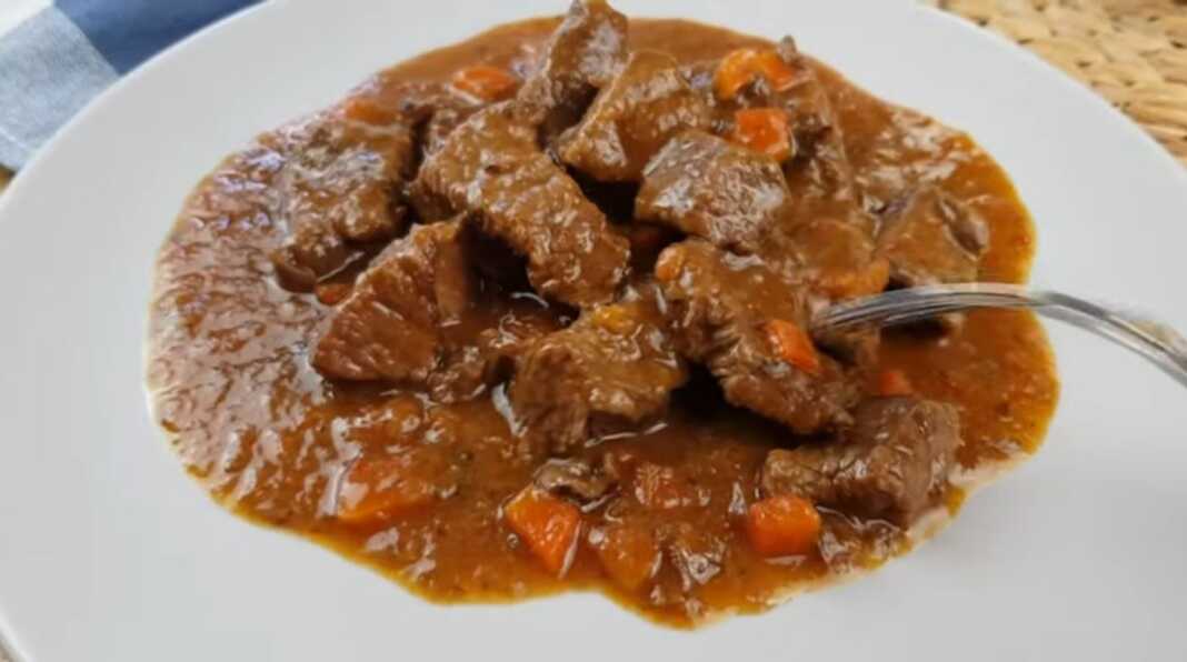 Κοκκινιστο κρέας Κοκκινιστο κρέας