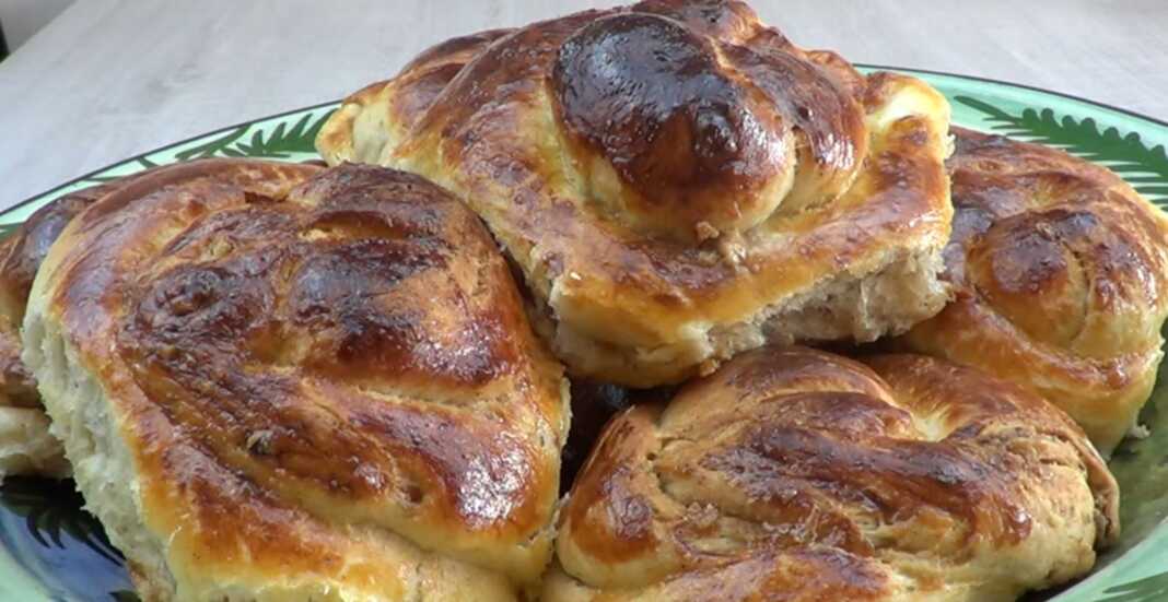 Μελοψωμάκια με καρύδια και κανέλα