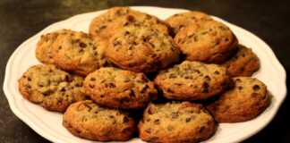 Μπισκοτά με σοκολάτα και καρυδι