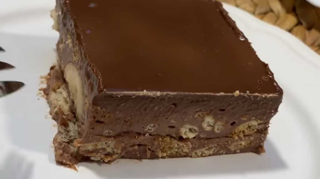 Τούρτα Σοκολάτας με μπανάνα Τούρτα Σοκολάτας με μπανάνα