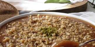 καρυδόπιτα με μελάσα