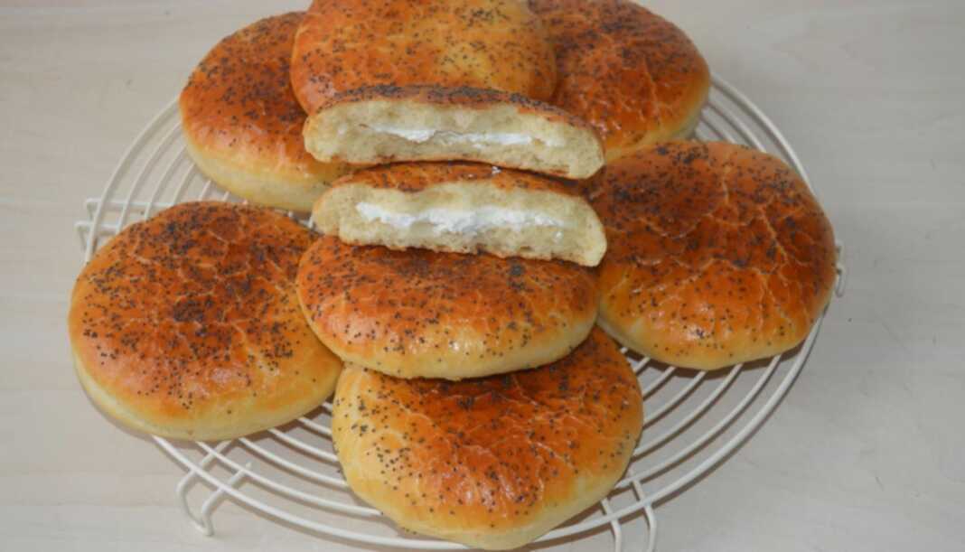 ψωμακια γεμιστα με τυρι