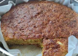 Κολοκυθοτυρόπιτα χωρίς φύλλο…η εύκολη πίτα της Γιαγιάς Ταψί με την Κολοκυθοτυρόπιτα μόλις βγήκε από τον φούρνο, με χρυσαφένια κρούστα.