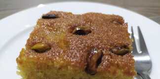 Σιροπιαστό κέικ με Σιμιγδάλι