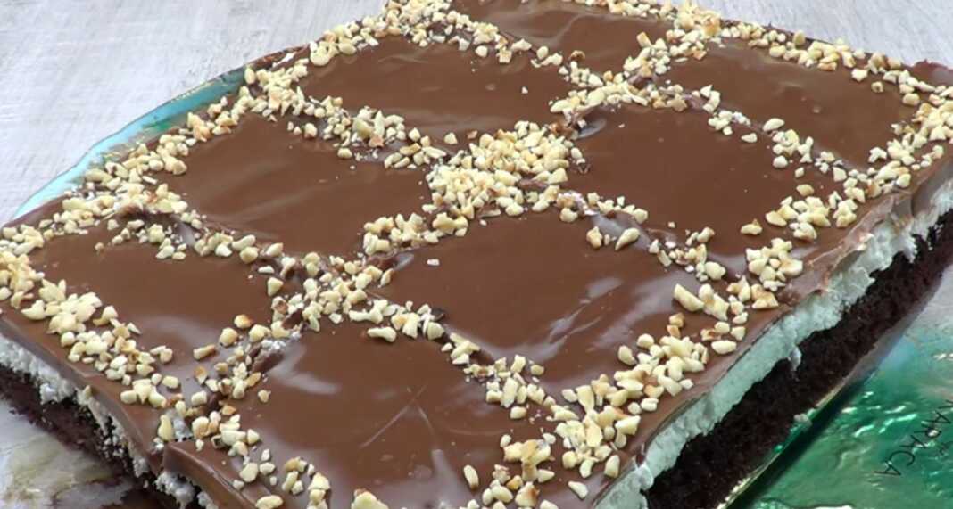 sokotaneio keik Σοκολατένια τούρτα με καρύδα και φουντούκι