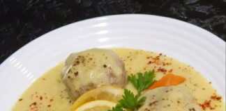 Ζεστά γιουβαρλάκια φρικασέ σε βαθύ πιάτο, πασπαλισμένα με άνηθο.