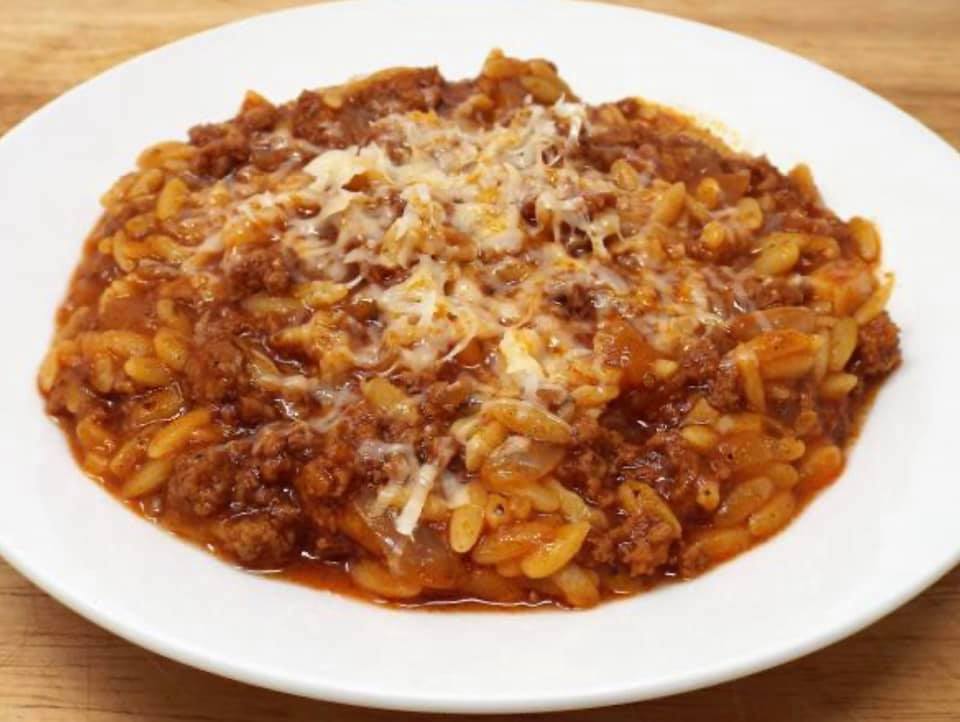 Μανέστρα με κιμά Μανέστρα με κιμά