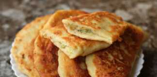 Πατατόπιτες με κολοκυθάκια με τυρι