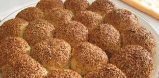 Τυροψωμάκια με λουκάνικο