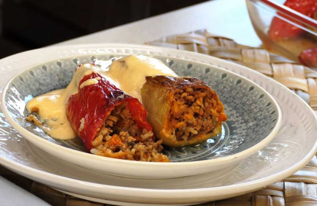 Ψημετες πιπεριές με κιμα και ρυζι