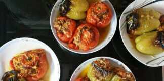 ντοματες και πιπεριές γεμιστές