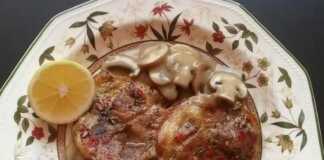 χοιρινές μπριζόλες με σάλτσα μανιτάρια