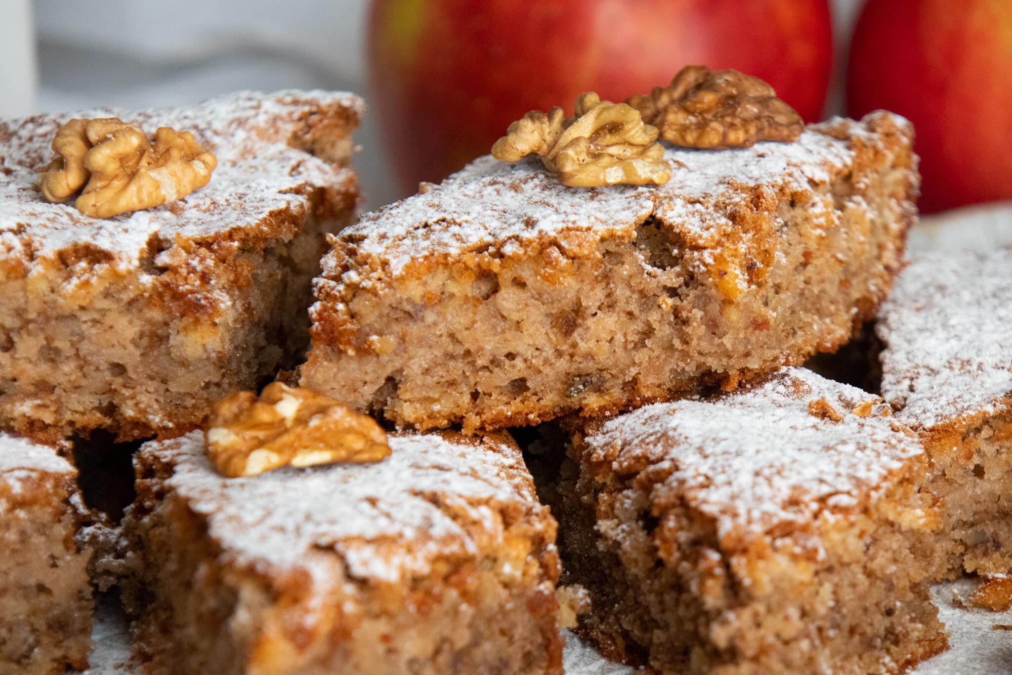 CakeApplewithNuts Κέικ Μήλου με καρύδια