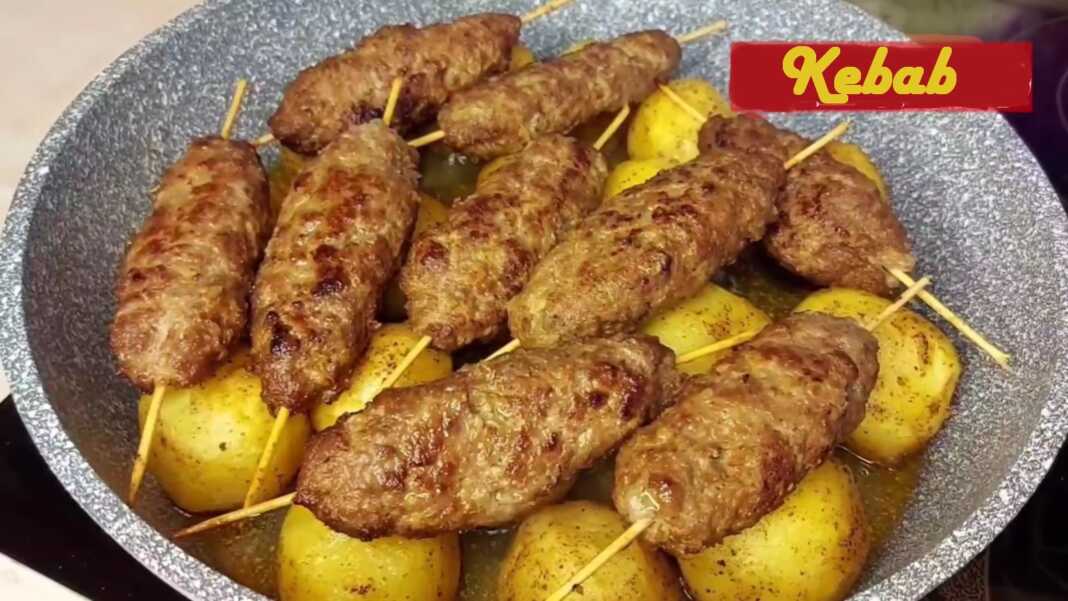 Kempap Κεμπάπ σε ένα τηγάνι