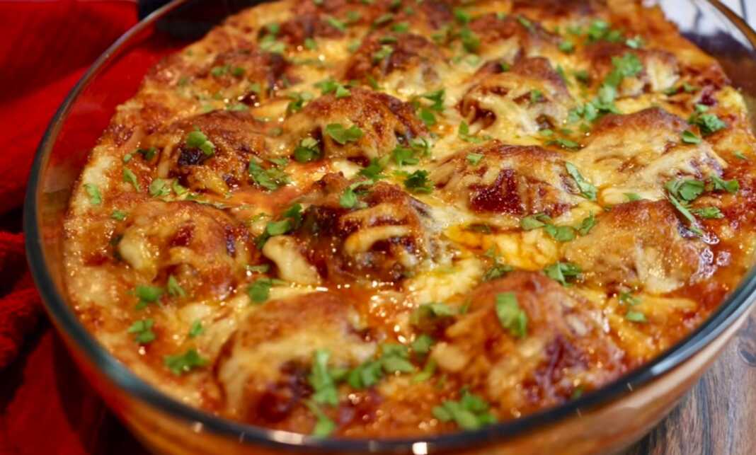 keftedesmepoure0 Κεφτεδάκια & τυρί μοτσαρέλα πάνω από πουρέ πατάτας